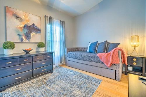 Vibrant Pet-friendly Townhome With Shared Pool!