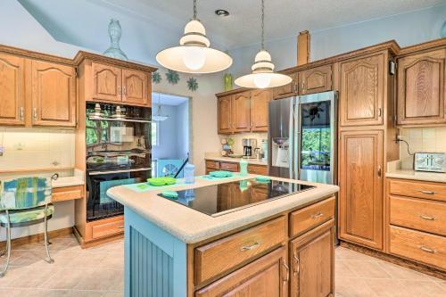 Secluded Family Retreat With Deck And Mtn Views!