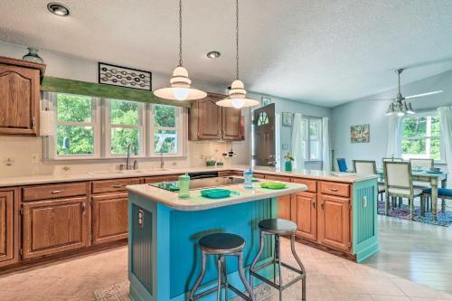 Secluded Family Retreat With Deck And Mtn Views!