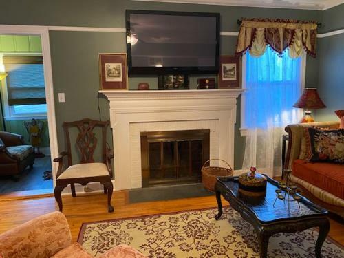 Uptown Oasis Eclectic Cottage