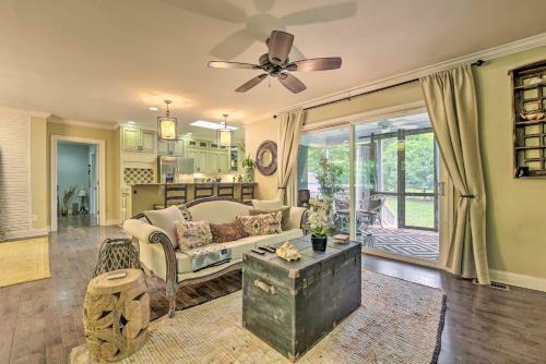 Charming Charlotte Cottage On A Half Acre!