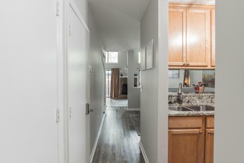 Apartamento Modern Cozy Townhome