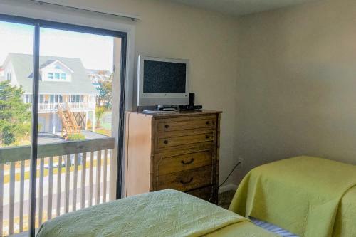 Big Beach Retreat & Ocean West Escape