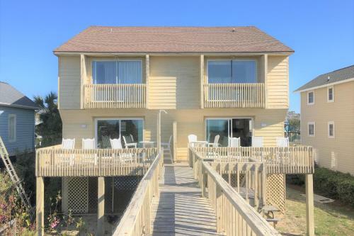 Big Beach Retreat & Ocean West Escape