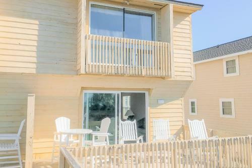 Big Beach Retreat & Ocean West Escape