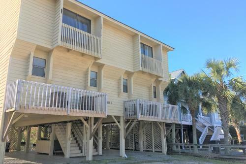 Big Beach Retreat & Ocean West Escape