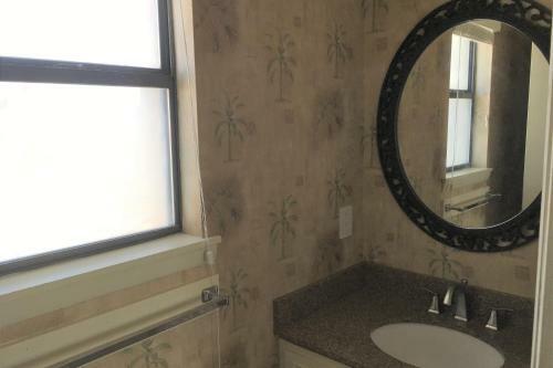 Big Beach Retreat & Ocean West Escape