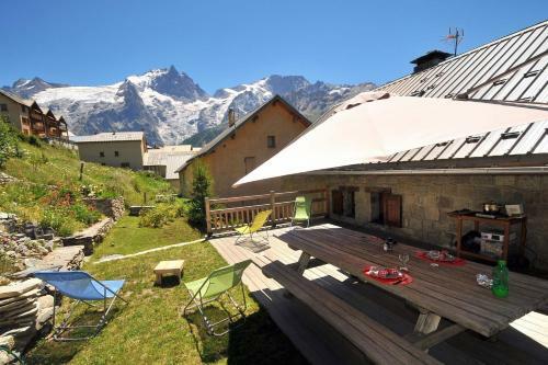 L'emparis - Beautiful House In Chazelet Village