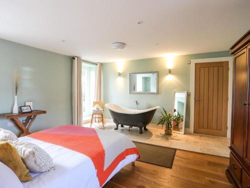 Clynnog House
