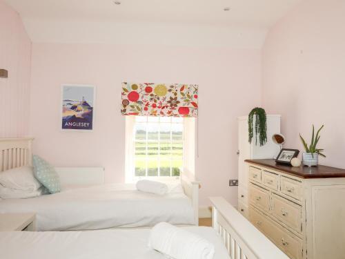Clynnog House