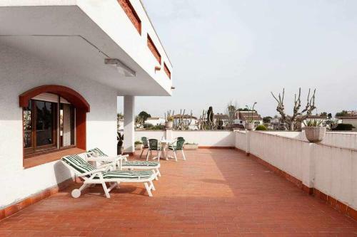 Apartamento Con Gran Terraza En Empuriabrava