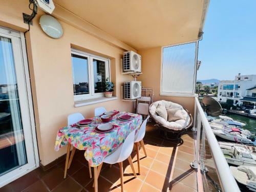 Apartamento P.ba�uls 11