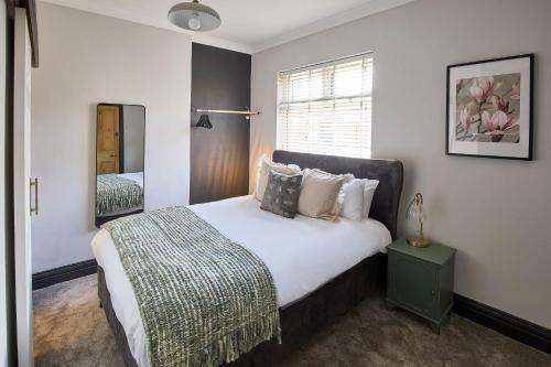 Host & Stay - Raven House