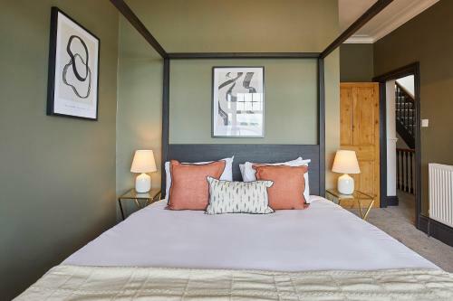 Host & Stay - Raven House