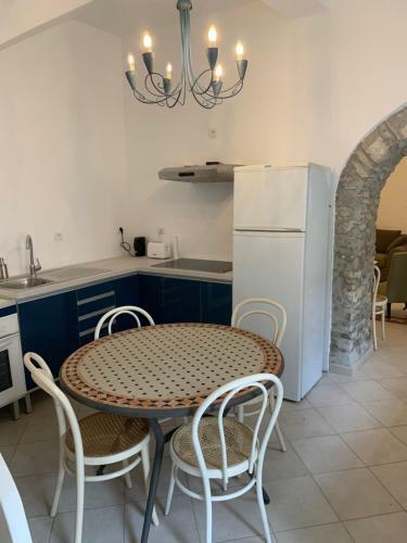 La Maison De Leontine