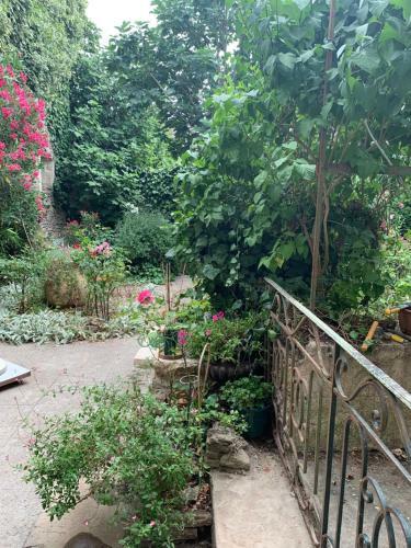 La Maison De Leontine