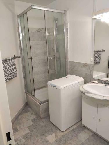 Apartamento Studio Id�alement Plac� Avec Parking Priv�e
