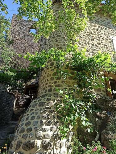 G�te Le Rocher Du Ch�teau De Retourtour
