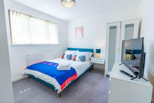 4 Bedroom House With Free Parking