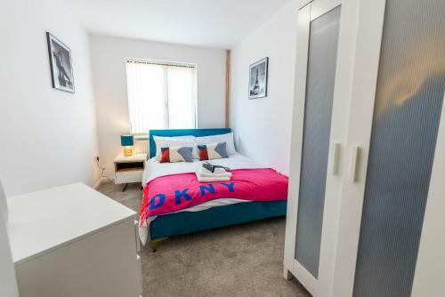 4 Bedroom House With Free Parking