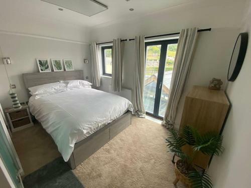 Villa Luxury Beachfront House, Sleeps 12, Free Parking, Devon