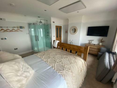 Villa Luxury Beachfront House, Sleeps 12, Free Parking, Devon