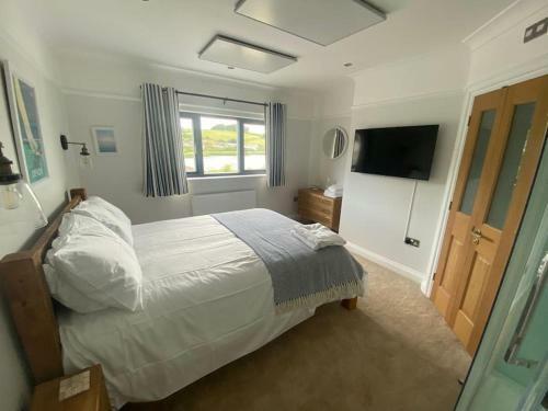 Villa Luxury Beachfront House, Sleeps 12, Free Parking, Devon