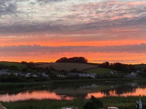 Villa Luxury Beachfront House, Sleeps 12, Free Parking, Devon