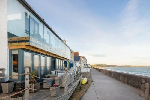 Villa Luxury Beachfront House, Sleeps 12, Free Parking, Devon