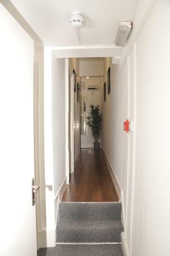 Hostal Virtue House