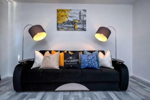 Stunning 2 Bed Home Sleeps 4 London!