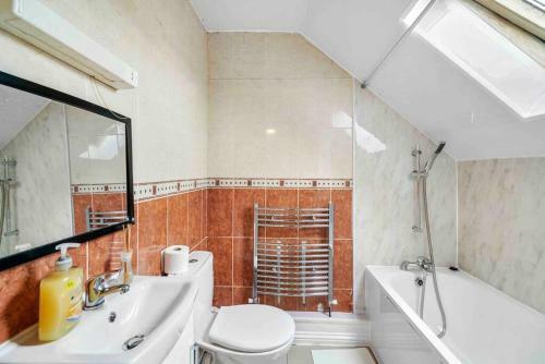 ?4 Bed Townhouse?10guests? Garden?wifi & Netflix?