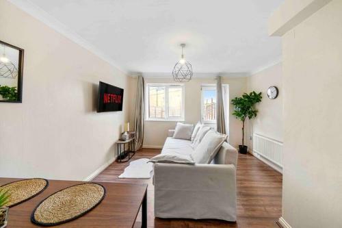 ?4 Bed Townhouse?10guests? Garden?wifi & Netflix?