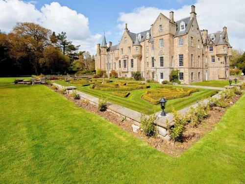 Willow Lodge At Carberry Tower Estate
