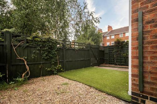 Apartamento Spacious?contractor House?central Location?garden