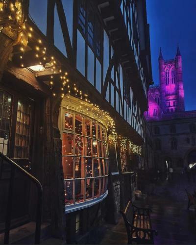 Cosy Cottage, Cathedral Views, Historic Quarter