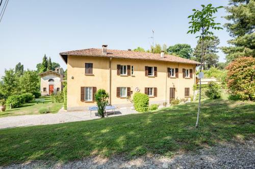Apartamento Bright Apt Surrounded By Greenery With Parking