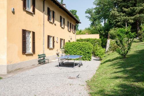 Apartamento Bright Apt Surrounded By Greenery With Parking