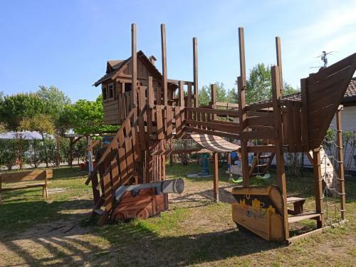 Mobile Home Viareggio - Camping Paradiso - R008