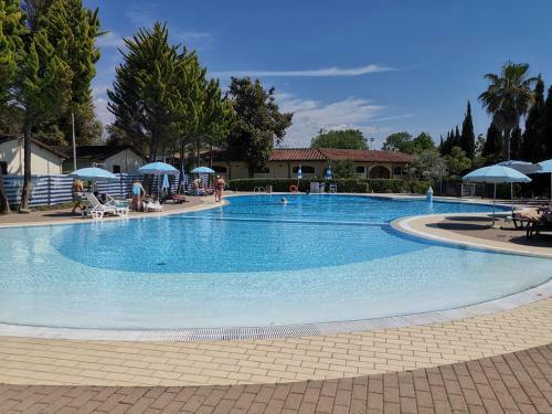 Mobile Home Viareggio - Camping Paradiso - R008