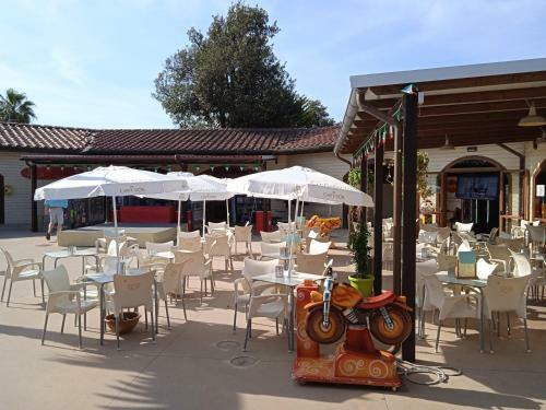 Mobile Home Viareggio - Camping Paradiso - R008