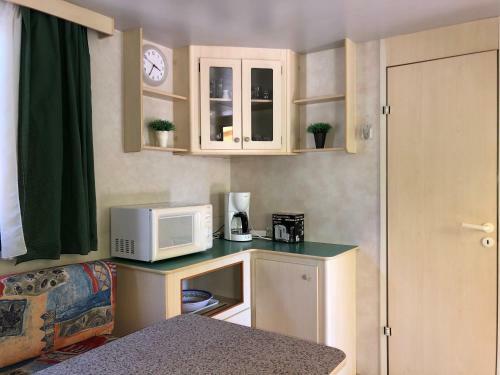 Mobile Home Viareggio - Camping Paradiso - R008