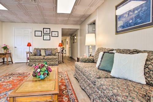 Apartamento Sun-dappled Lenoir Abode With Patio And Yard!