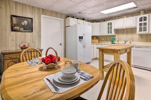 Apartamento Sun-dappled Lenoir Abode With Patio And Yard!