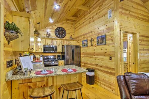 Jacks Coop Smoky Mtns Cabin With 2 Porches!