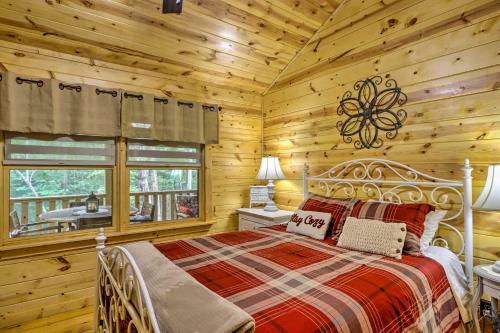 Jacks Coop Smoky Mtns Cabin With 2 Porches!