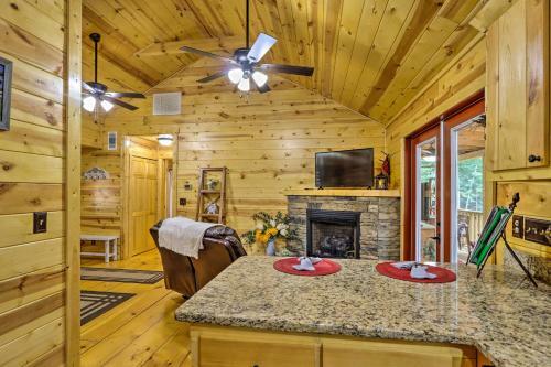 Jacks Coop Smoky Mtns Cabin With 2 Porches!