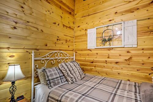 Jacks Coop Smoky Mtns Cabin With 2 Porches!