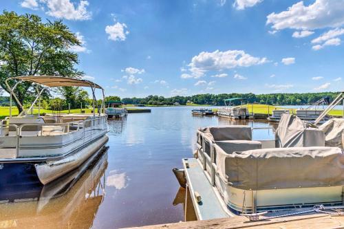 Charming Lake Retreat With Community Amenities!