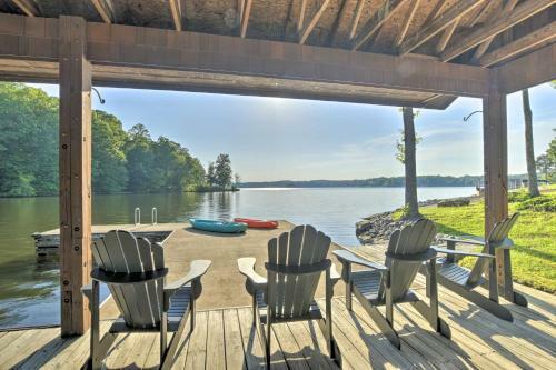 The Hycove Hyco Lake Getaway With Boat Dock!
